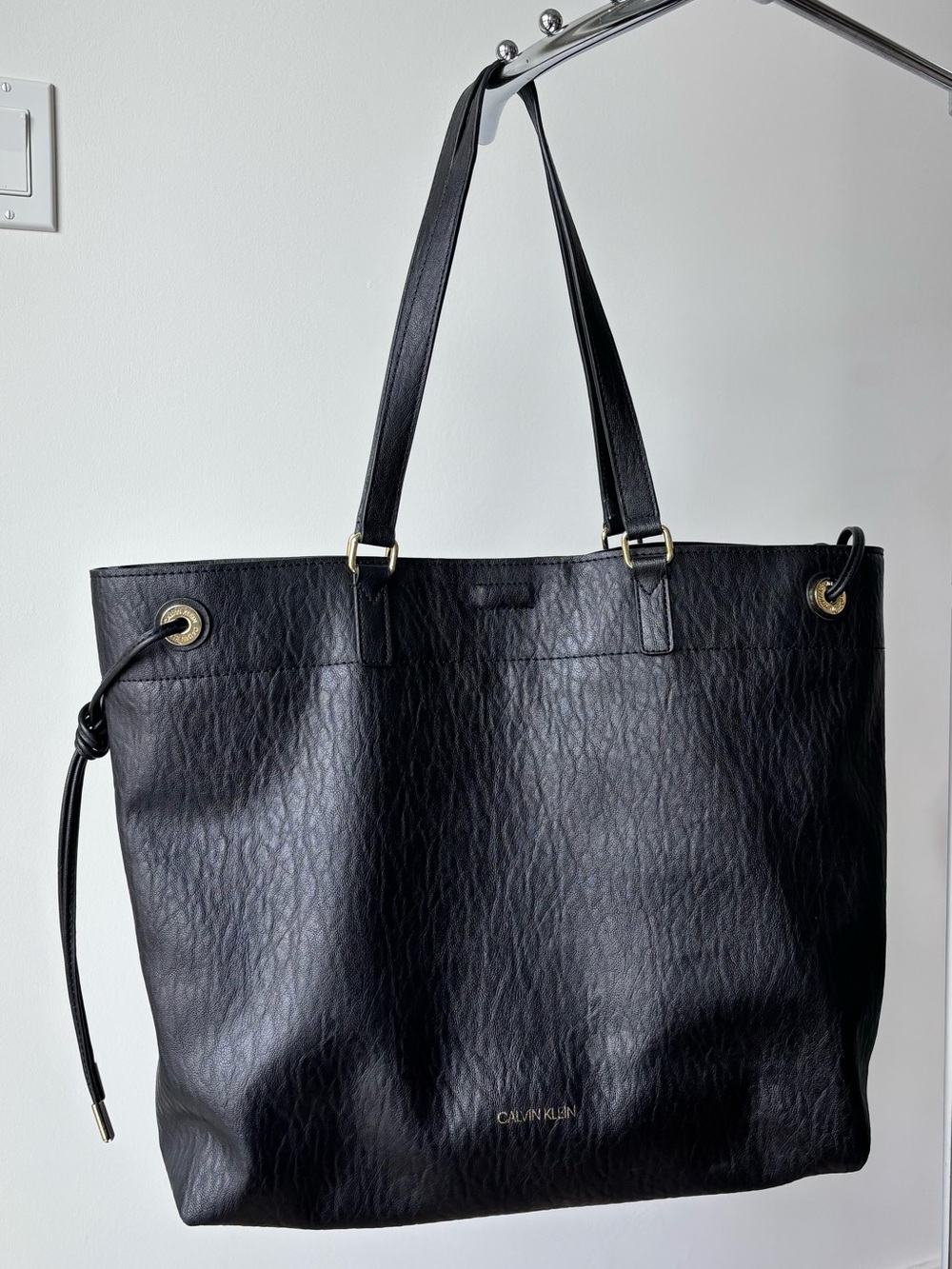 Calvin Klein Black Textured Tote Bag - Large